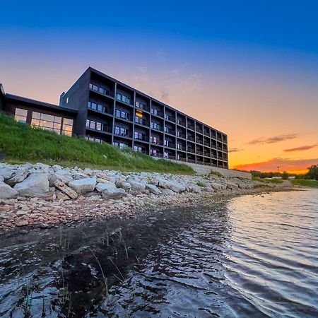 Terrace Bay Hotel - Lakefront Эсканаба Экстерьер фото