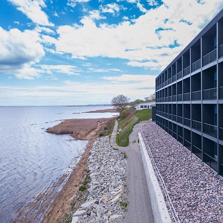 Terrace Bay Hotel - Lakefront Эсканаба Экстерьер фото